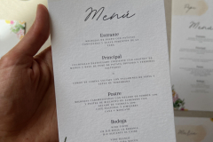 boda-minuta-menu-personalizado-acuarela-ilustracion-flores-nombre-invitados
